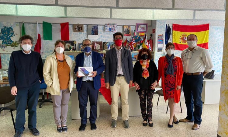 Piccole cose, grandi pilastri del cambiamento. Il Club Dirigenti Tecnologie dell’Informazione (CDTI) ha devoluto i soldi ricavati dalle proprie iscrizioni di gennaio all’acquisto di apparati informatici per le scuole che [&hellip;]