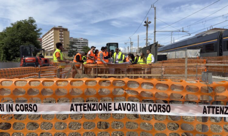 Con la Commissione Mobilità, abbiamo effettuato un sopralluogo al cantiere della nuova Stazione di Roma Trastevere, insieme ai tecnici del Dipartimento Mobilità e di RFI. È uno degli interventi più [&hellip;]
