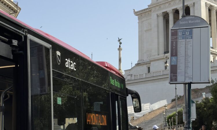 Con il ritorno a scuola, il trasporto pubblico torna a essere parte integrante della quotidianità di centinaia di migliaia di ragazzi e ragazze a Roma. Per chi ha meno di [&hellip;]