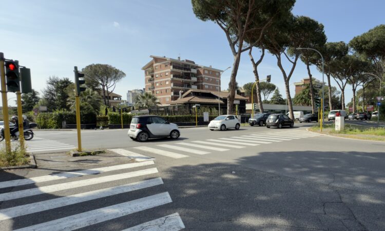 L’incrocio tra via Nomentana e via Casale di San Basilio è da anni uno dei punti più critici per la viabilità del quadrante nord-est di Roma. Un tratto di strada [&hellip;]