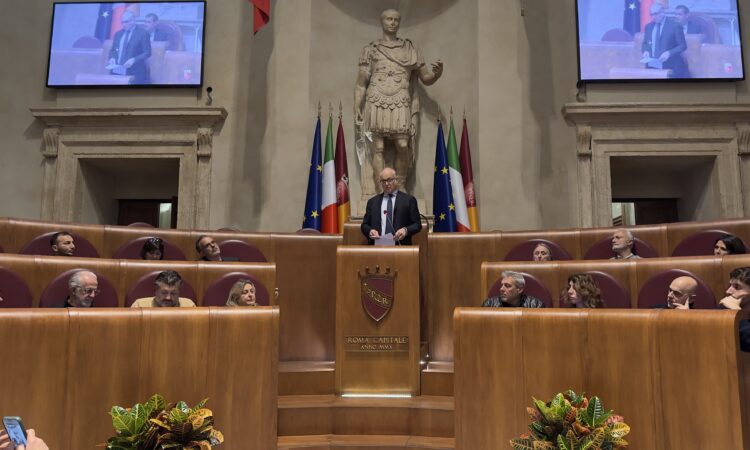 Ieri in Campidoglio si è riunito il nuovo Consiglio del Cibo di Roma, che ha rieletto Fabio Ciconte alla Presidenza per il prossimo biennio.Non si tratta di un passaggio formale, [&hellip;]